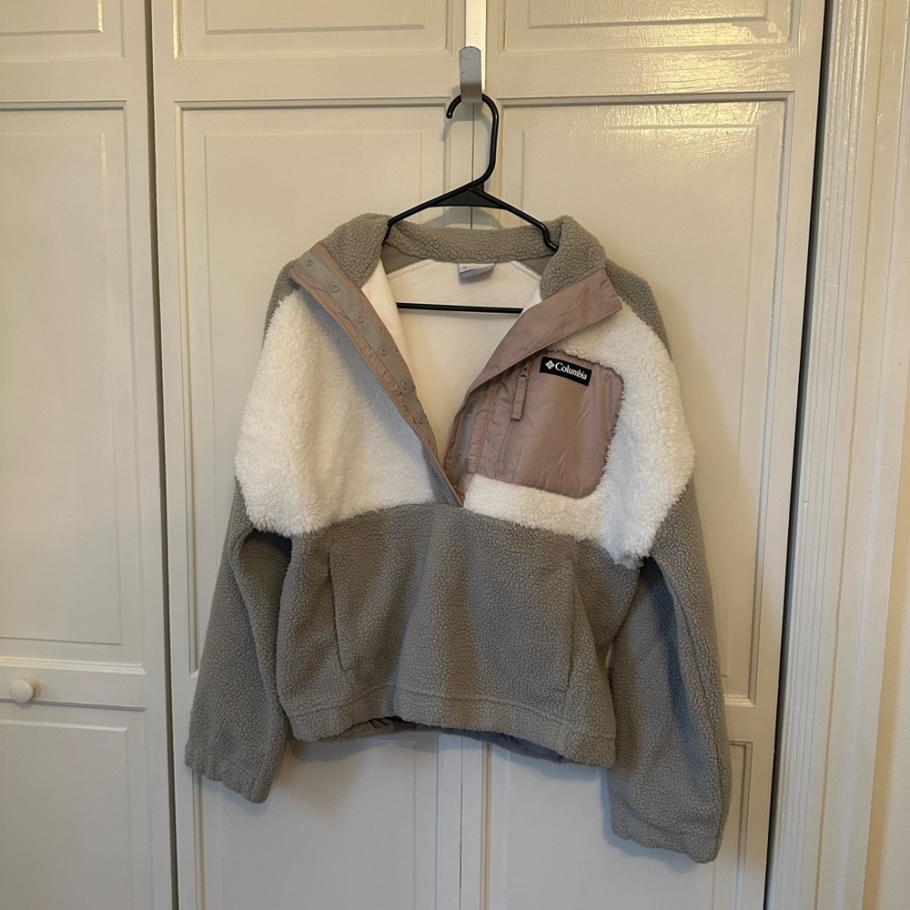 Columbia Gray and White Women's Sweater